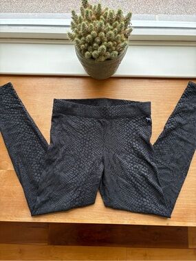 Black Textured PINK by Victoria’s Sectet snake print leggings, metallic shimmer